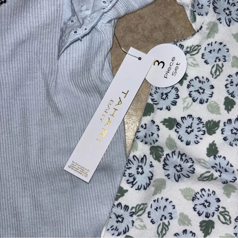 NEW! Tahari Baby Bodysuit Onsies 3 piece Set in Blue & White Floral 6-9 mo Lot
